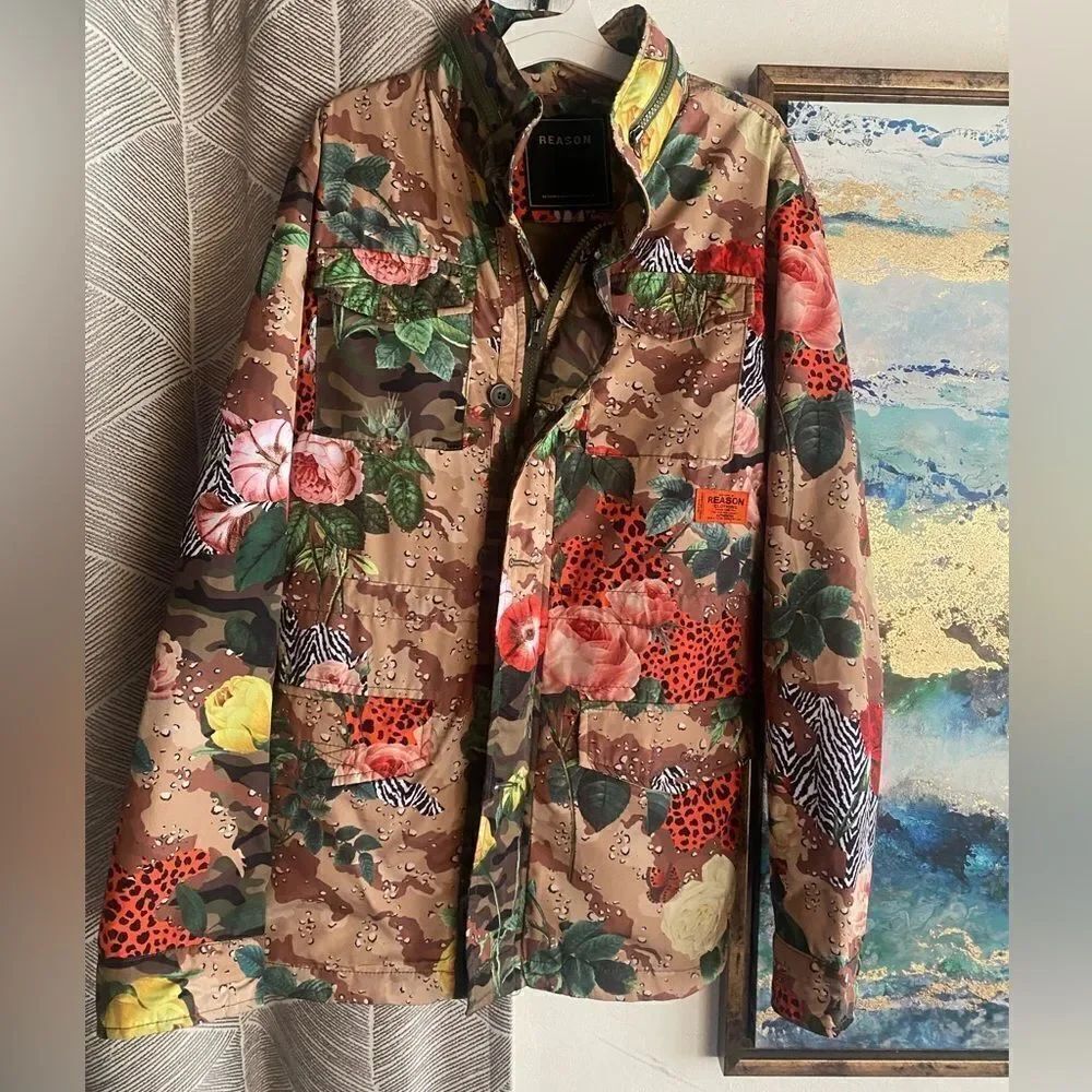 REASON Urban Jacket Mens Size Medium Floral And Animal print Pockets